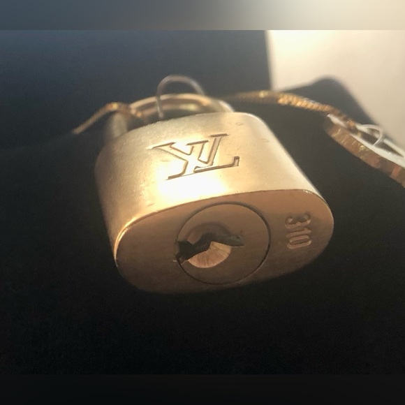 Authentic Louis Vuitton Lock and Key Necklace Set - Vintage - Picture 4 of 4